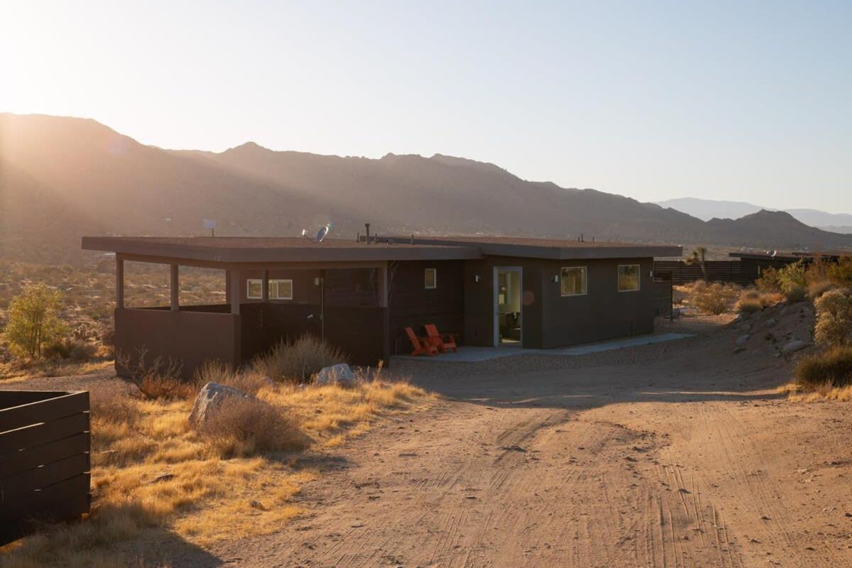 Shelter 2 L A Classic At Joshua Tree Park Entrance Exterior foto