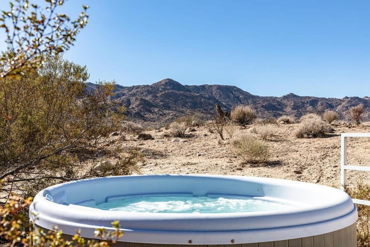 Shelter 2 L A Classic At Joshua Tree Park Entrance Exterior foto