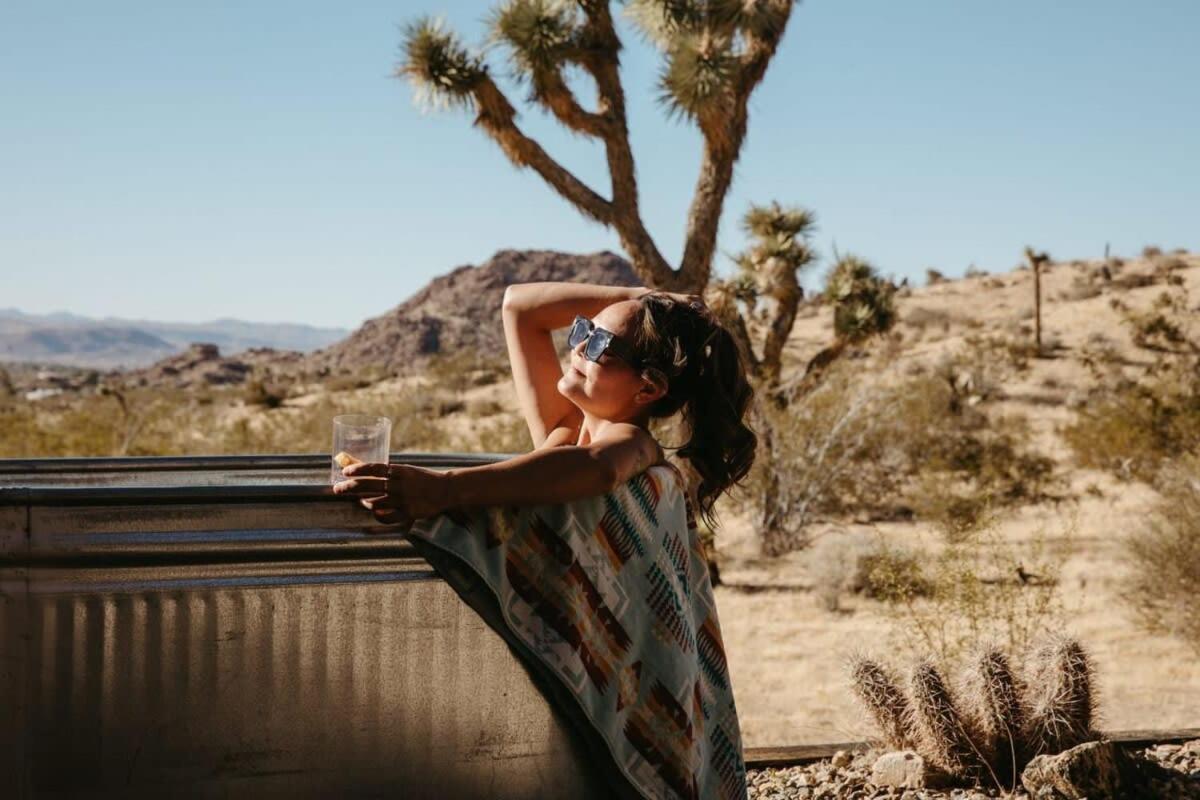Shelter 2 L A Classic At Joshua Tree Park Entrance Exterior foto